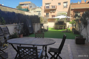 Precioso apartamento con magnífico patio.